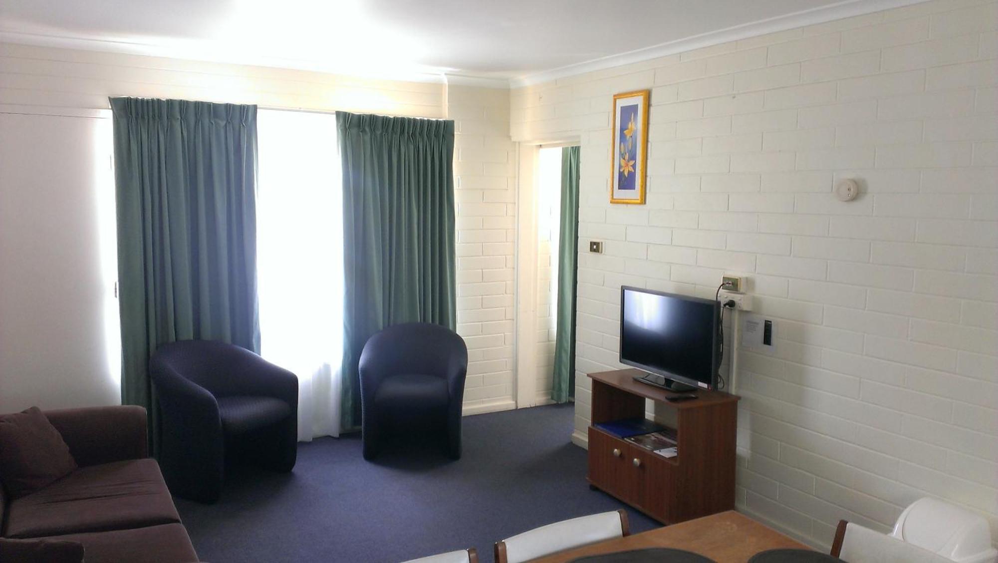 Oval Motel - Murray Bridge Room photo