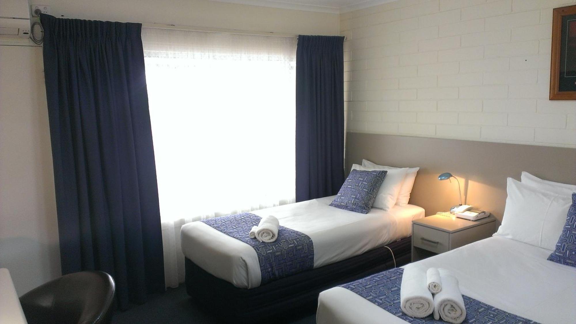 Oval Motel - Murray Bridge Room photo