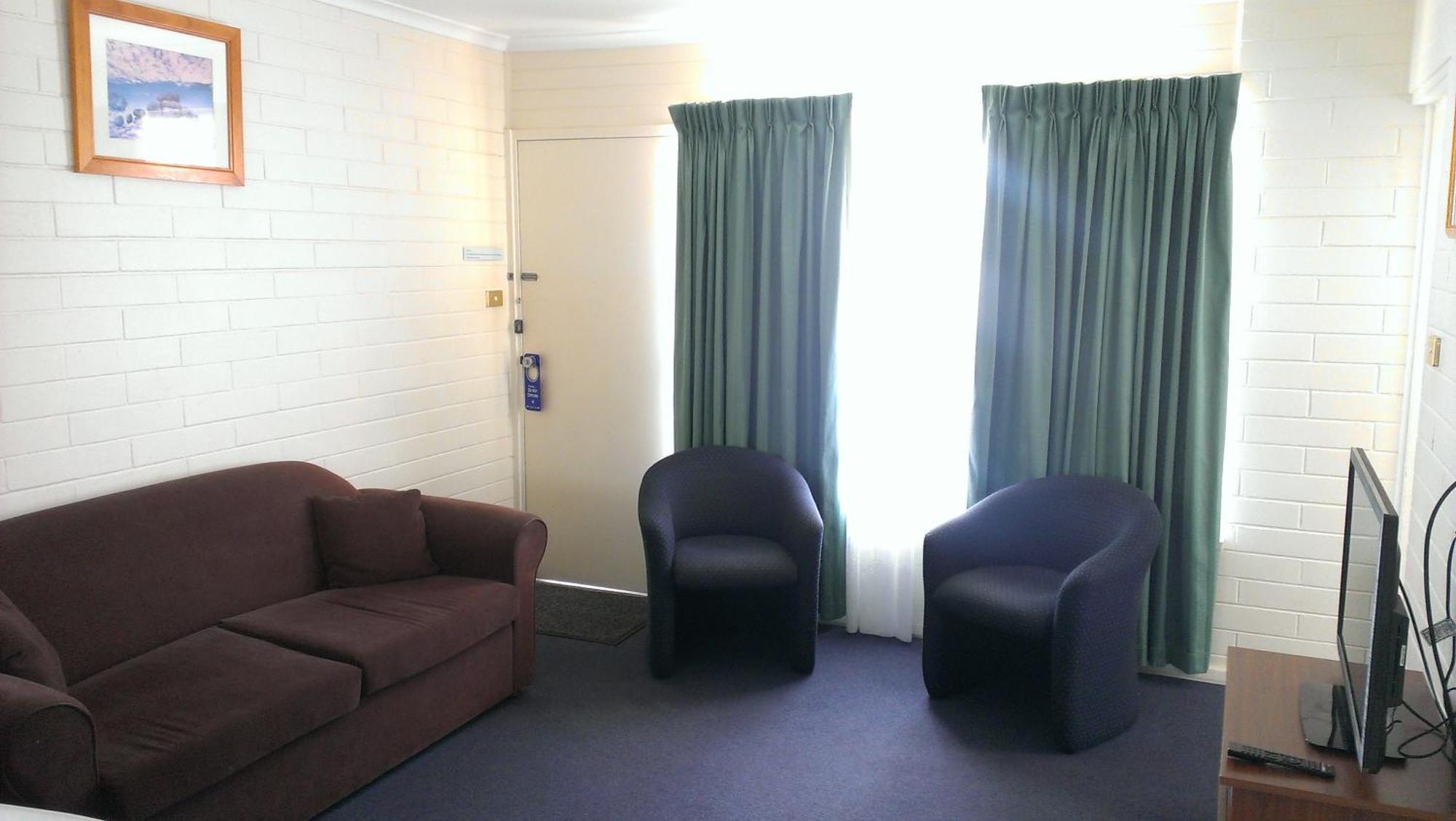 Oval Motel - Murray Bridge Room photo