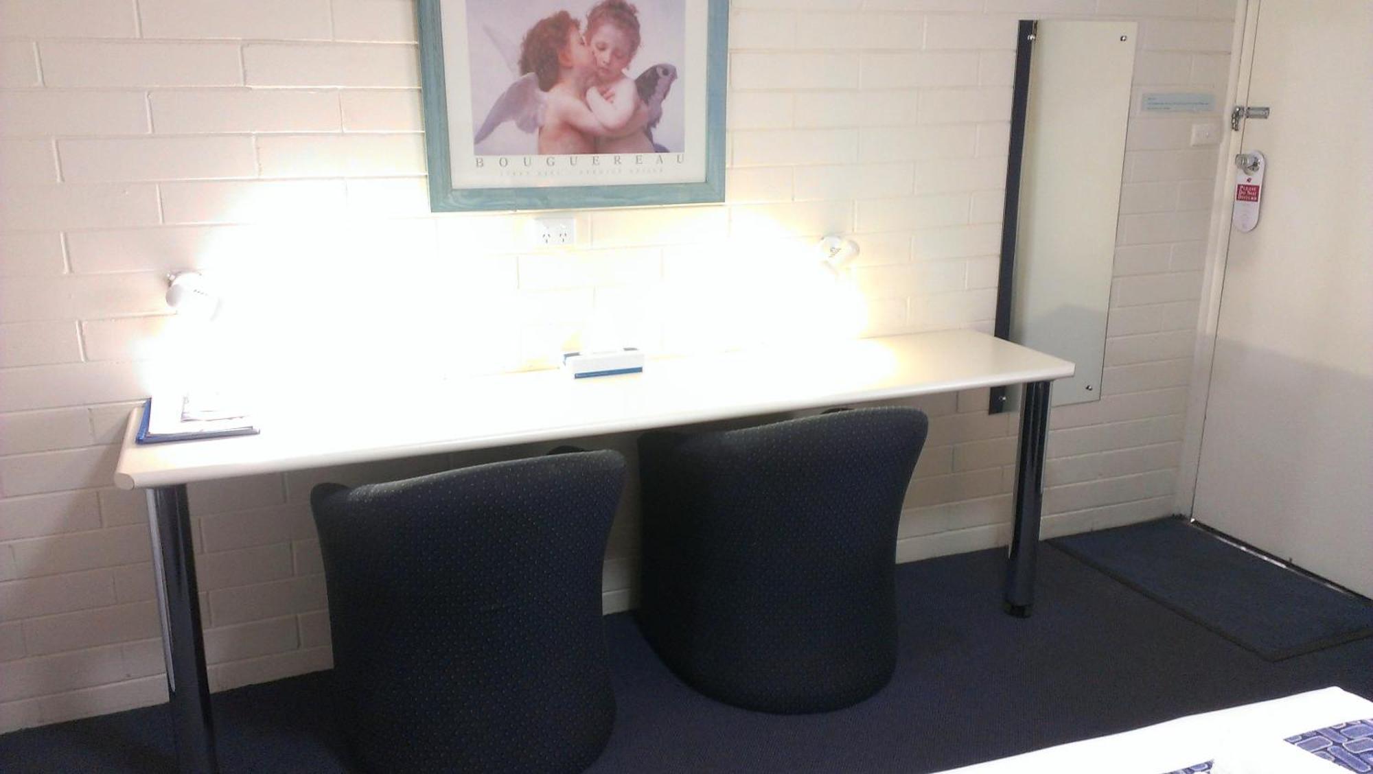 Oval Motel - Murray Bridge Room photo