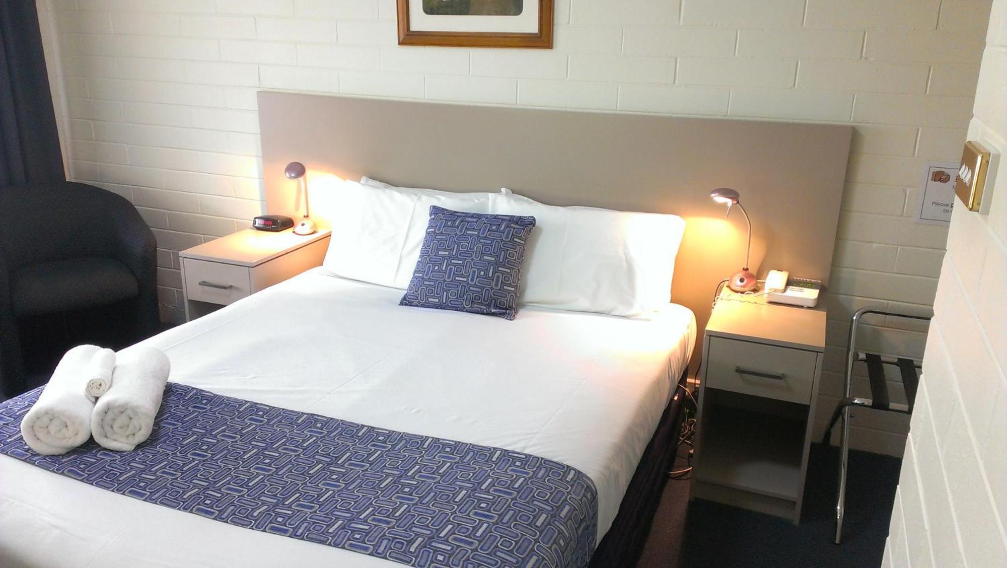 Oval Motel - Murray Bridge Room photo