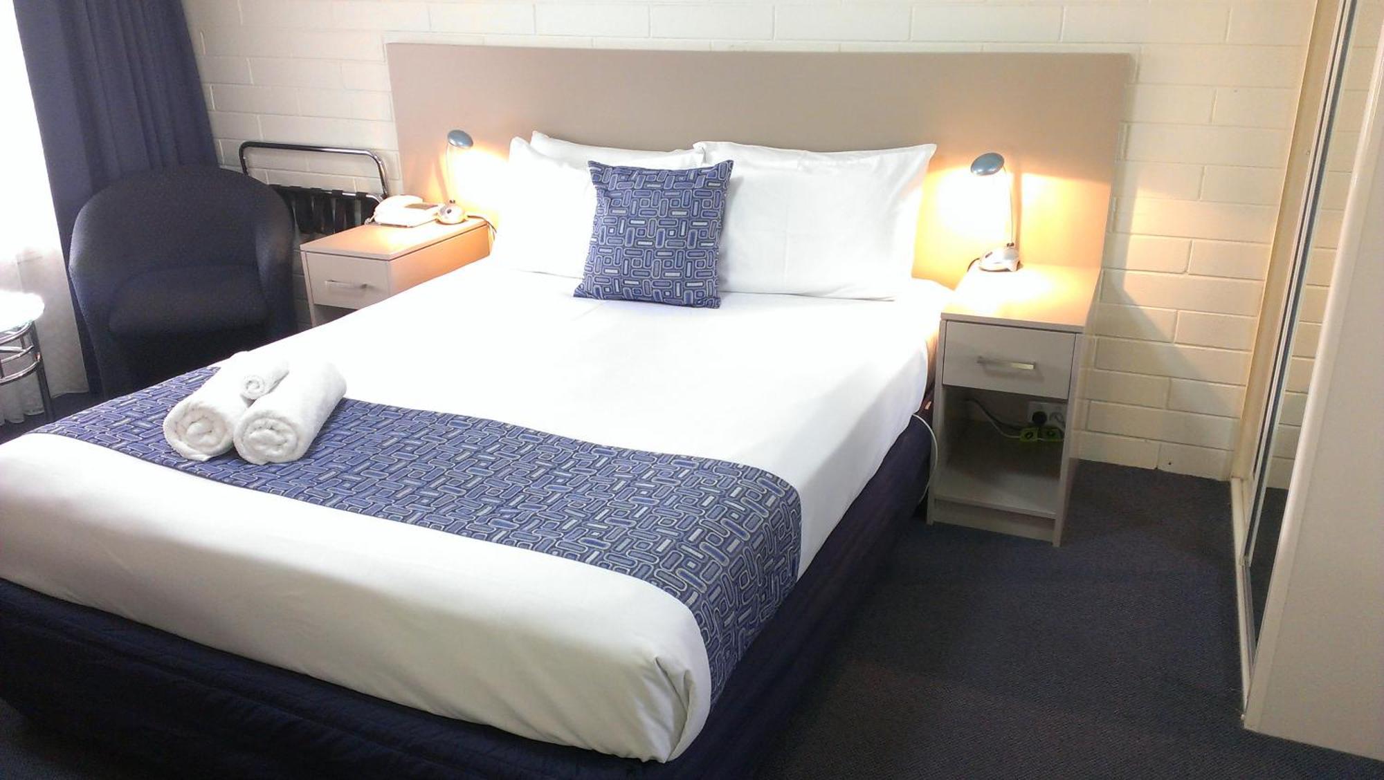 Oval Motel - Murray Bridge Room photo