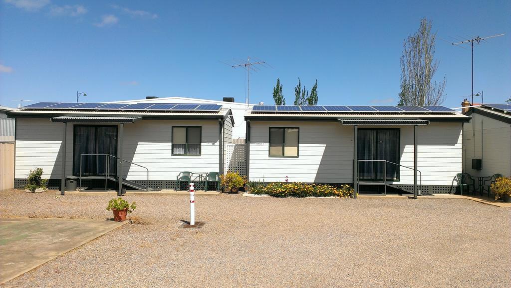 Oval Motel - Murray Bridge Room photo