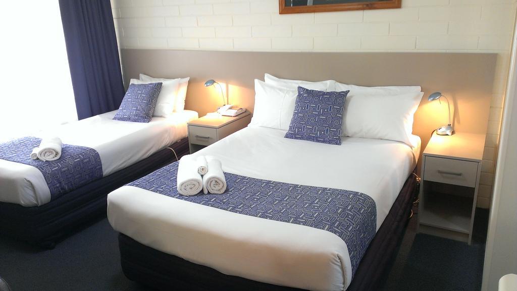 Oval Motel - Murray Bridge Room photo