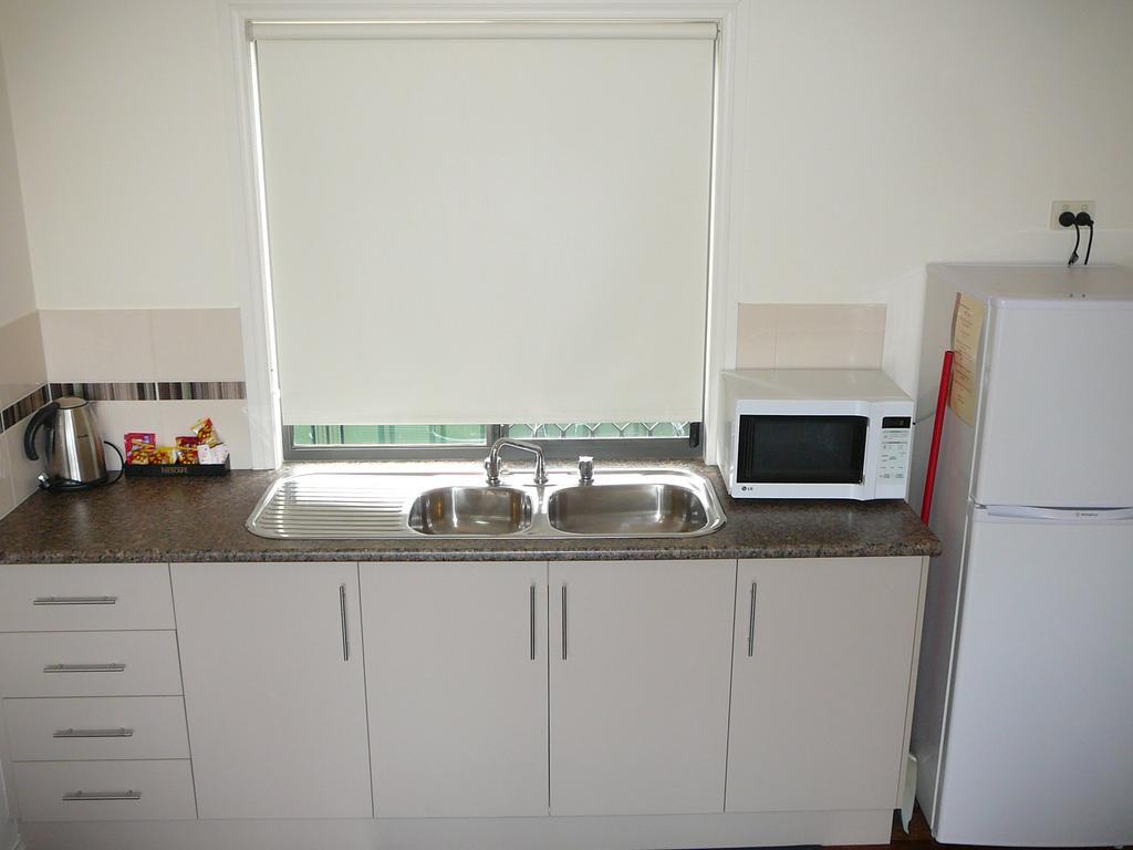 Oval Motel - Murray Bridge Room photo